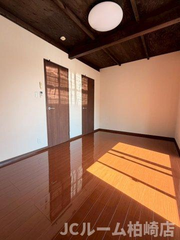 柏崎市関町のアパートの寝室