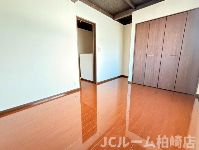 柏崎市関町のアパートの寝室