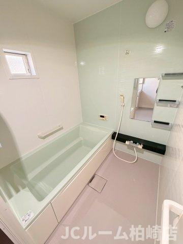 柏崎市関町のアパートの浴室