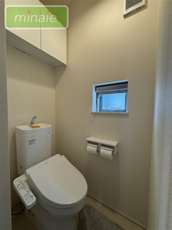 【トイレ】 | 築浅　スタバ10分　コンビニ5分　スーパー8分　長沼町 | 販売現地