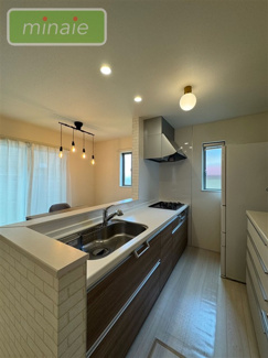 【キッチン】 | 築浅　スタバ10分　コンビニ5分　スーパー8分　長沼町 | 販売現地