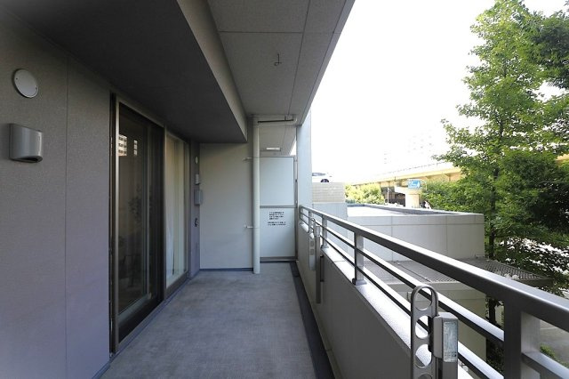 ザ・レジデンス東三国のバルコニー|天気のいい日にはバルコニーでのんびり過ごしたりするのもいいですね。