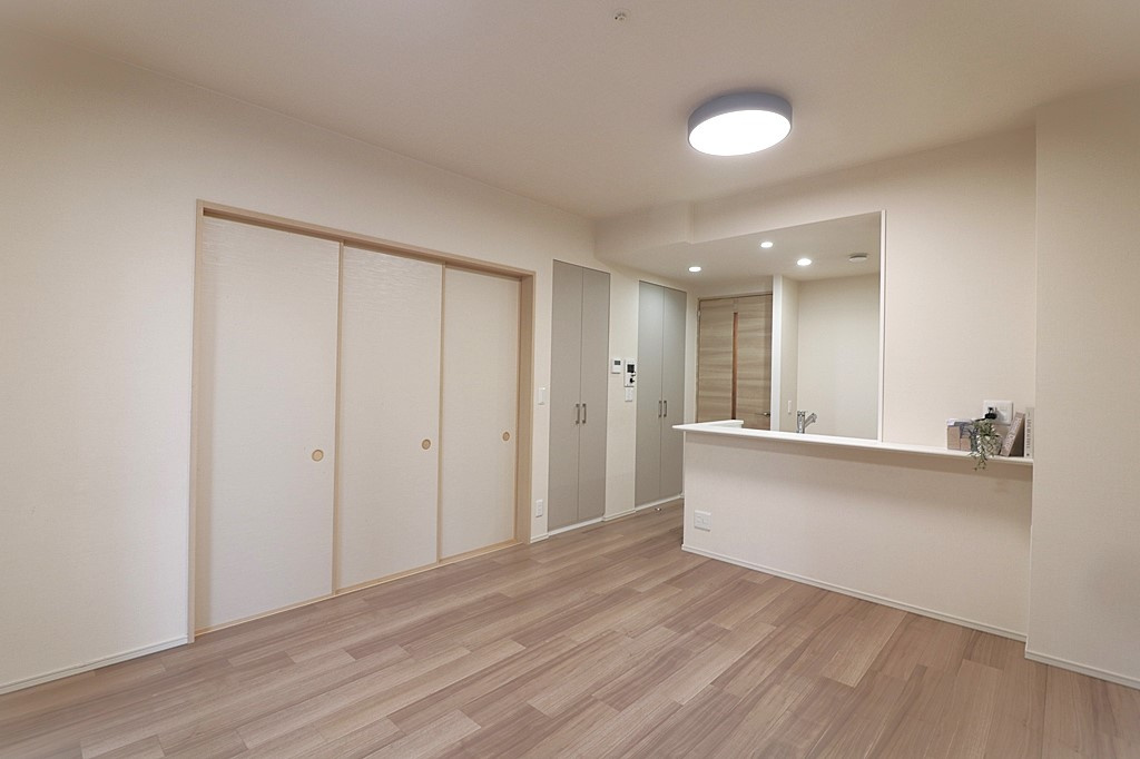 ザ・レジデンス東三国の居間・リビング|家族が自然と集まるリビングはくつろぎ空間です。