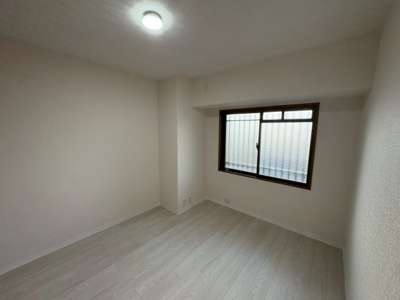 【洋室】 | レジデンス羽衣ガーデンスクエア | 洋室のフローリング張り替え済！綺麗な室内をぜひ現地にてご体感下さい♪