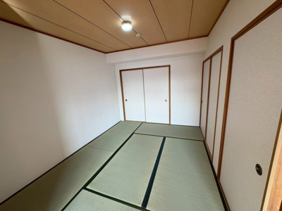 【和室】 | レジデンス羽衣ガーデンスクエア | ☆和室ございます（畳表替え、襖張替え済）☆一息つく時の癒しの空間や客間にも使えますね♪