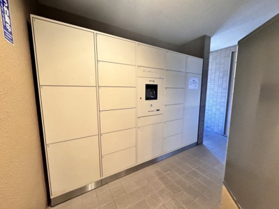 【設備】 | レジデンス羽衣ガーデンスクエア | 【宅配ボックス】不在時にも荷物が受け取れるので、便利ですね！