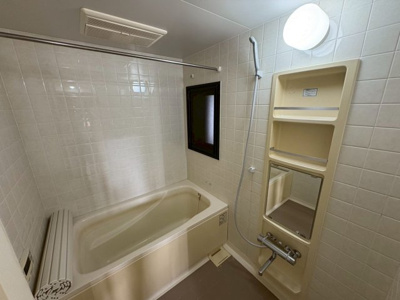 【浴室】 | レジデンス羽衣ガーデンスクエア | 浴室に窓が付いているので、換気ができて湿気やカビ防止になりますよ♪