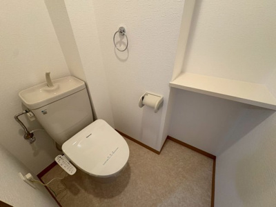 【トイレ】 | レジデンス羽衣ガーデンスクエア | 【ウォシュレット交換済】温水便座洗浄便座ですので、寒い日も温かい便座で安心して使用していただけますよ！