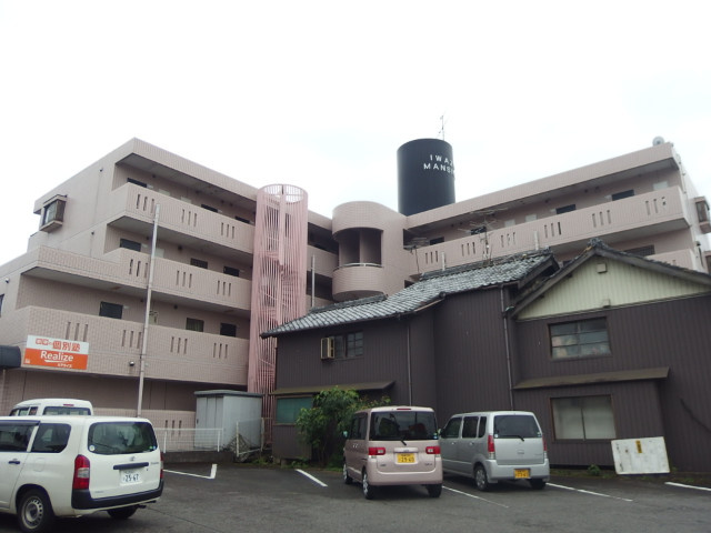 岩津マンションの外観