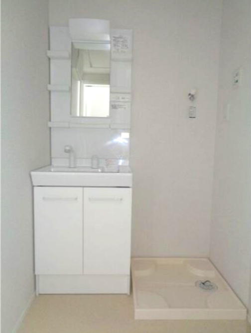 Altair（アルタイル）B棟の洗面所|シャワー付き洗面化粧台