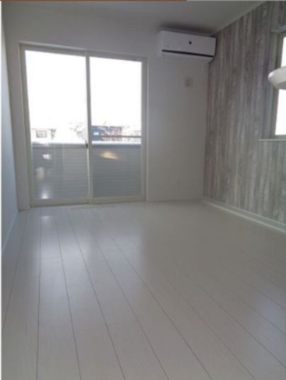 Altair（アルタイル）B棟の居間・リビング|105号室の写真になります。