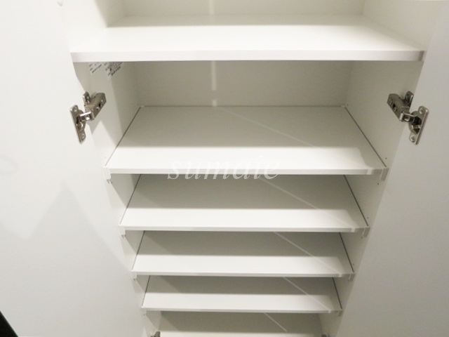 ＤＩＰＳ赤羽北ＷＥＳＴの玄関|下駄箱の中は、この様になっております☆