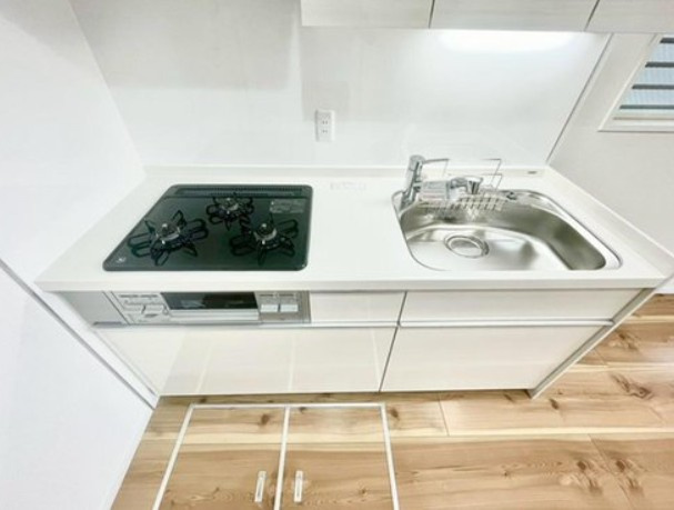 【キッチン】 | コスモ赤羽 | 快適な日常を支える機能性と強さがひとつになったキッチンです。