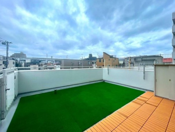 【展望】 | コスモ赤羽 | 広々としたルーフバルコニーなので、室内の広さが更に開放感になります！