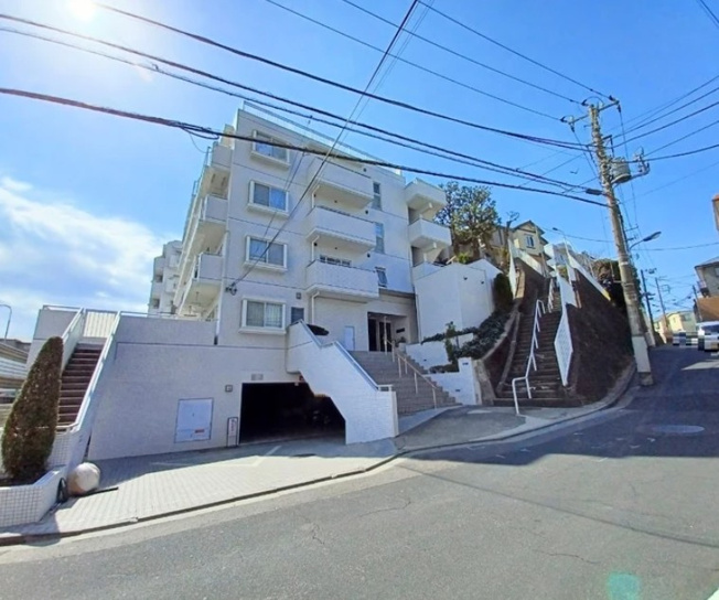 【外観】 | コスモ赤羽 | モダンでスタイリッシュな印象を与えるグレーを基調とした外観。