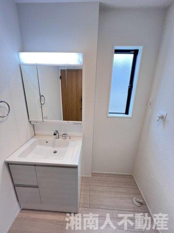 藤沢市葛原２２７１－１２新築戸建ての独立洗面台|独立洗面化粧台付き