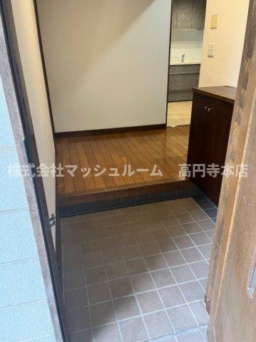 杉並区松庵３丁目のアパートの玄関