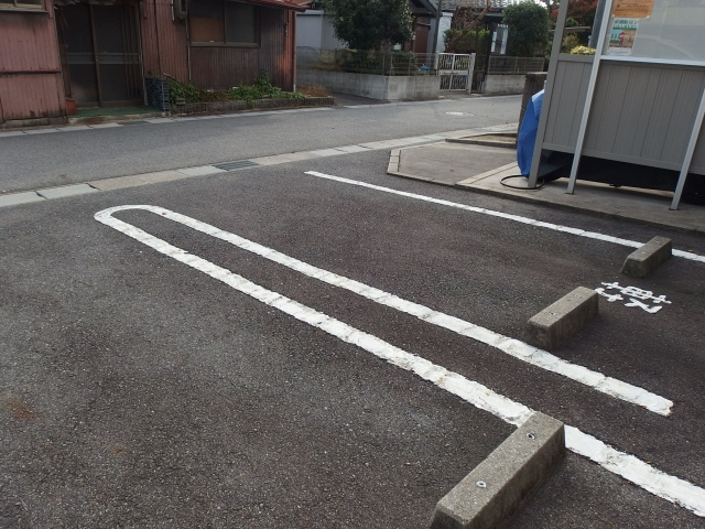 エムソプラの駐車場