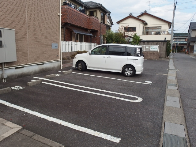 エムソプラの駐車場