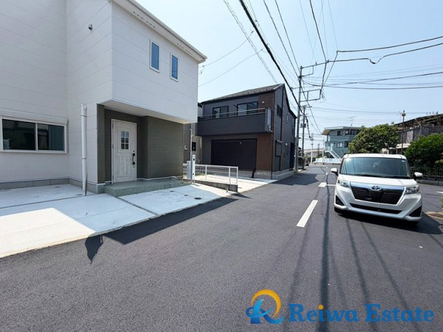 新築戸建　茅ヶ崎市今宿　の前面道路含む現地写真