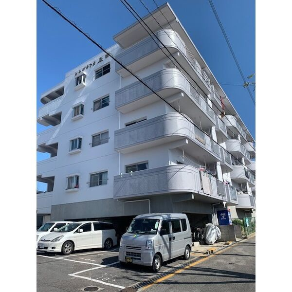 カサブランカ長田の駐車場