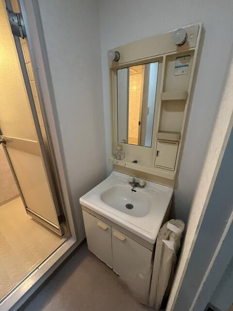 習志野市谷津２丁目の賃貸マンションの洗面所