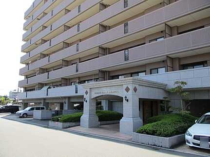 コンツェルトスクエア空港通りの外観