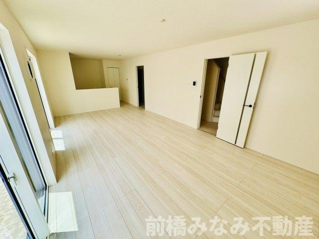 前橋市南町二丁目24-1期　２号棟(全４棟)　リナージュ　新築建売分譲の居間・リビング|居間です