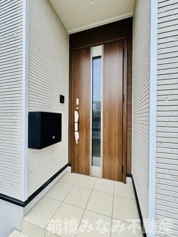 前橋市茂木町第５　２号棟(全２棟)　クレイドルガーデン　新築建売分譲の玄関|落ち着いた玄関です