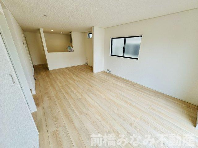 前橋市茂木町第５　２号棟(全２棟)　クレイドルガーデン　新築建売分譲の居間・リビング|こちらの居間で趣味の時間をお楽しみください