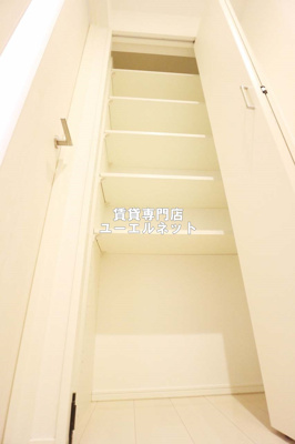 【設備】 | ASK21レジデンス | 玄関にある収納スペース♪