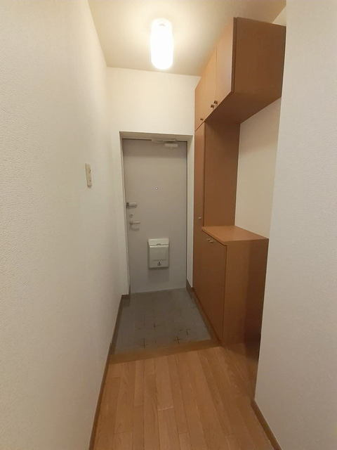 ウッドイン２番館の玄関