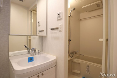 【洗面所】 | エスリード新栄マルス | 明るい洗面所です