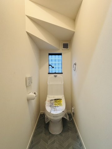 富田林市甲田6丁目　中古戸建のトイレ