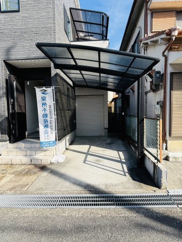 富田林市甲田6丁目　中古戸建の前面道路含む現地写真