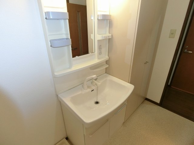 HACHIBUSE鳴尾の洗面所