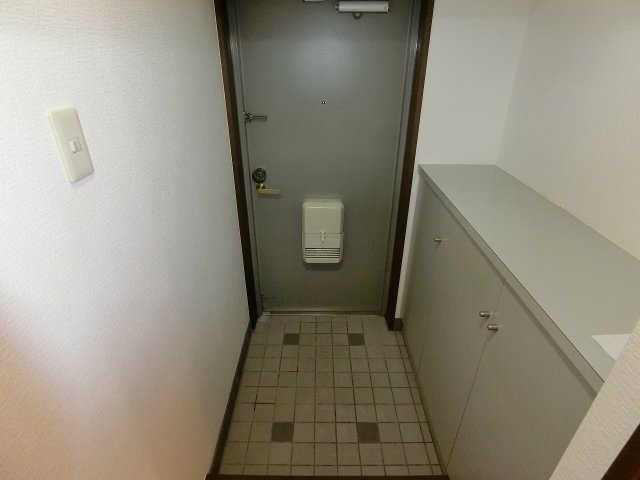 HACHIBUSE鳴尾の玄関