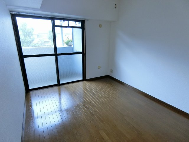 HACHIBUSE鳴尾の寝室