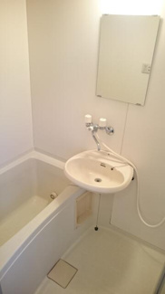 【浴室】 | 笹目貸家 | リノベーション前の写真です。