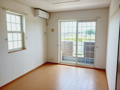 【居間・リビング】 | ソレアード・アヤ | 居間です