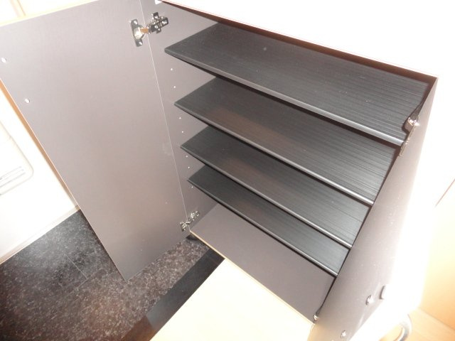 カレント中央のその他|シューズボックス