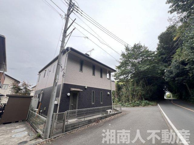 藤沢市葛原戸建ての前面道路含む現地写真|前面道路含む現地写真です