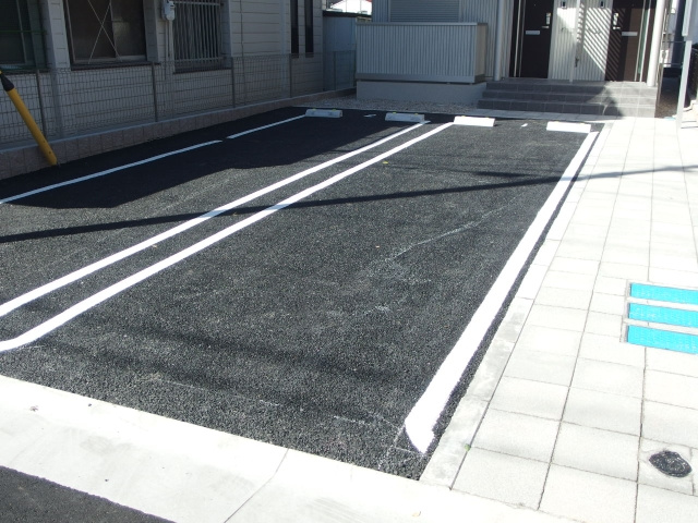 ヴィクトワールⅣの駐車場