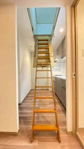 藤和ライブタウン上御影の内装|階段