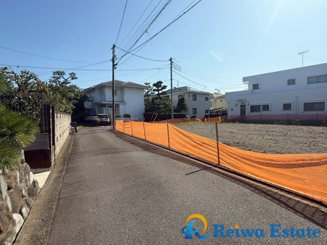 売地　茅ヶ崎市東海岸南6丁目　全2区画の前面道路含む現地写真