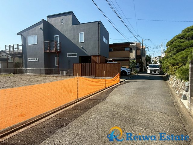 売地　茅ヶ崎市東海岸南6丁目　全2区画の前面道路含む現地写真