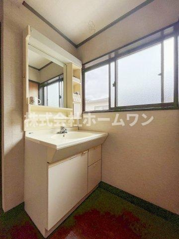 青梅市梅郷　中古戸建の独立洗面台|使いやすい独立洗面台です