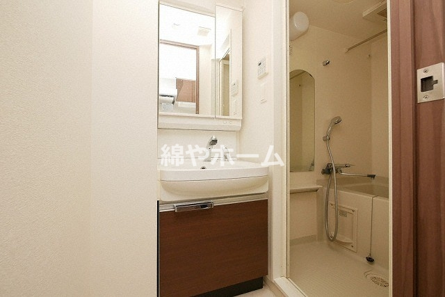 ララプレイス難波シエールの独立洗面台|独立洗面台で身支度をすべて済ませてしまいましょう