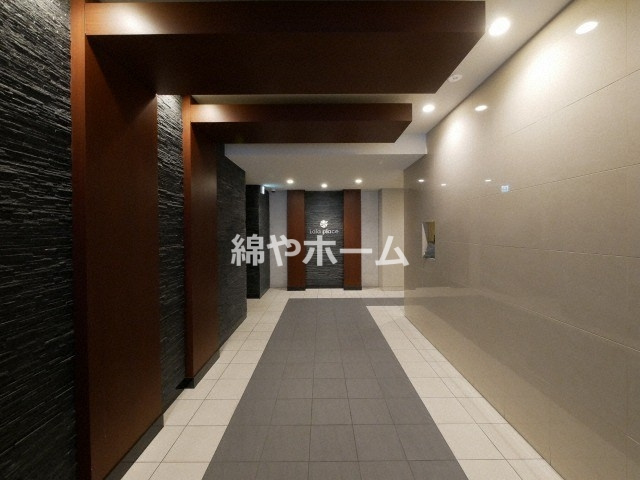 ララプレイス難波シエールのロビー|ゆとりのあるロビーです