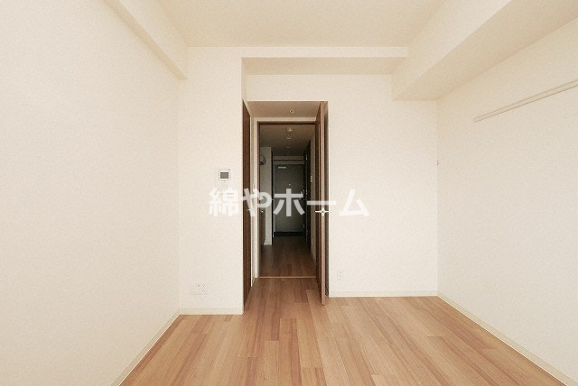 ララプレイス難波シエールの寝室|落ち着いた色調の寝室です